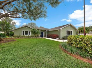 802 SE Starflower Ave, Port Saint Lucie, FL 34983