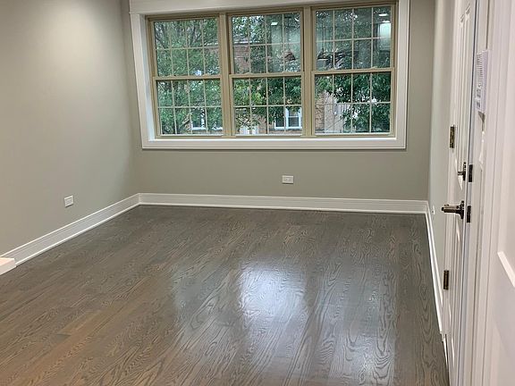 3rd image of 2832 W Farragut Ave #1W