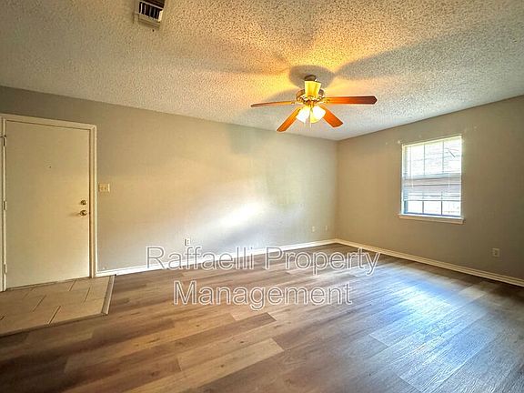 3rd image of 315 Brookwood Dr