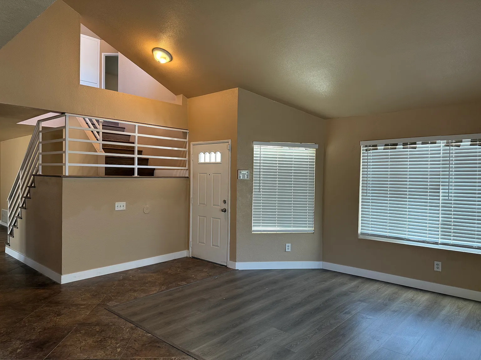 4 bed, 1966 sqft, $2,800 — Photo 3
