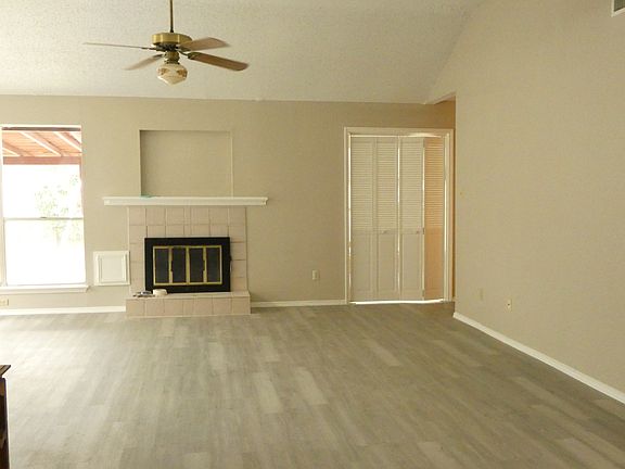 4th image of 5107 Lakebend East Dr