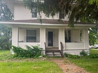 122 W 4th St, Wellsburg, IA 50680