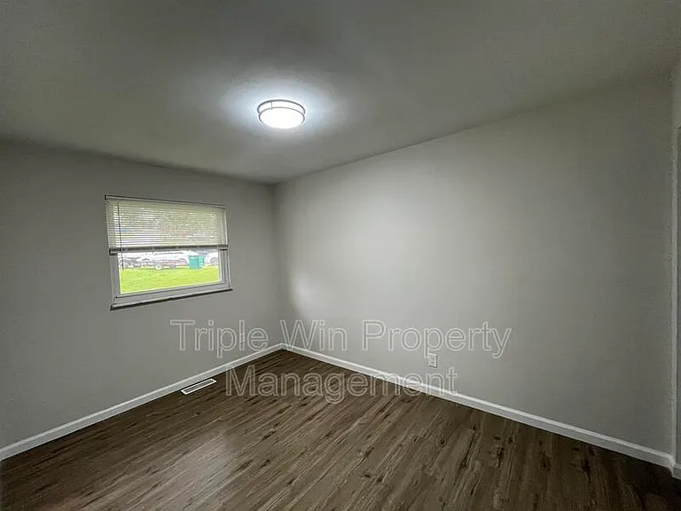 1014 Sunridge Trl W — Photo 8