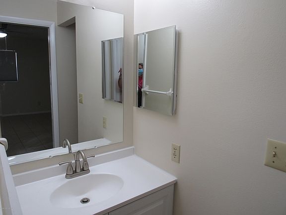 5th image of 507 Adams Ave #507