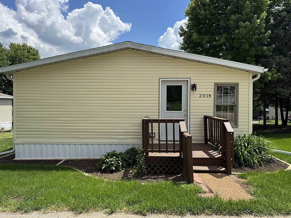 1st image of 2018 Edgeview Dr