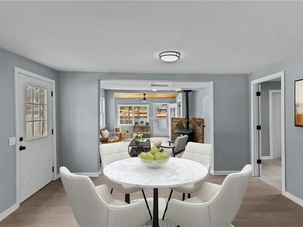 171 Lakehurst Dr, Coventry, RI 02816