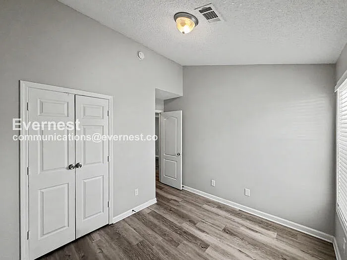 8609 Thomas Ln — Photo 12