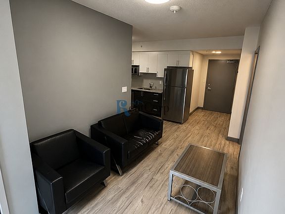 2nd image of 1118 Sunview St #258A