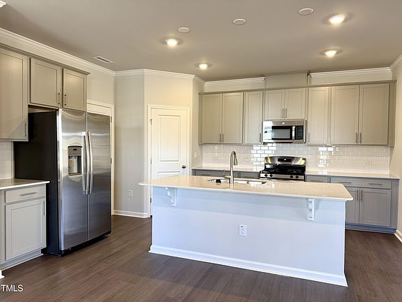 5th image of 265 Eden View Bnd