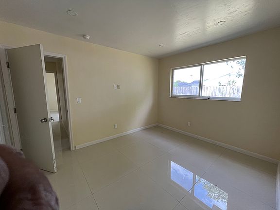 4th image of 4101 SW 20th St APT C