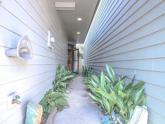2nd image of 2512 NE 130th Ave