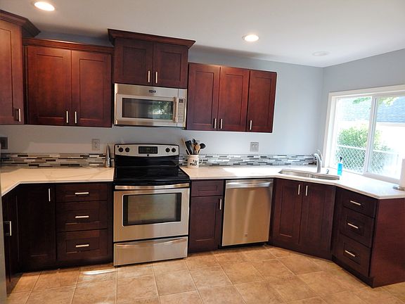 5th image of 2904 SE 170th Ave