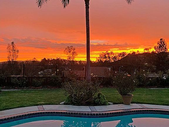 FOREVER SUNSET VIEWS!