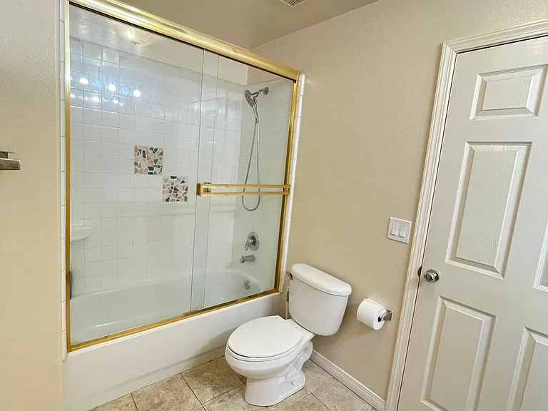 20606 Clark St — Photo 14
