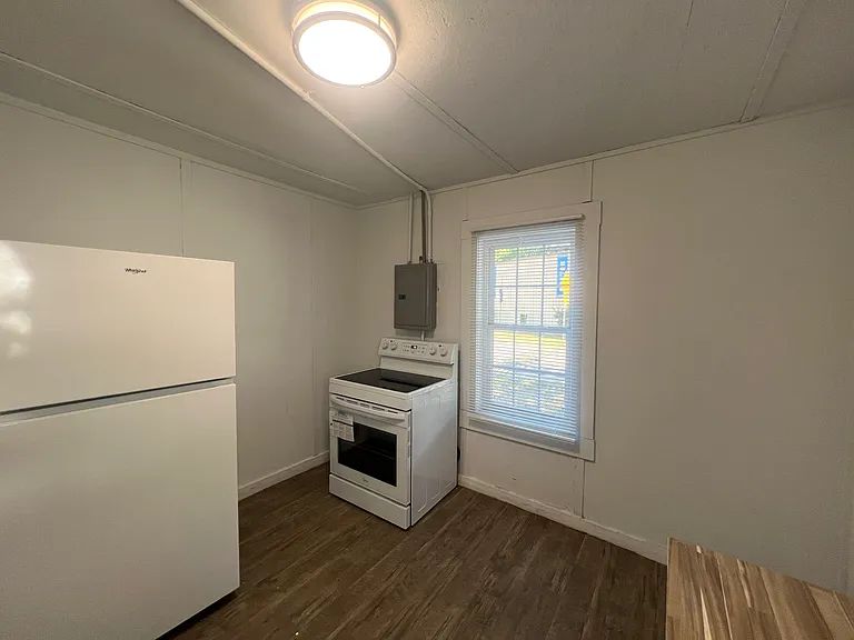 93 Thomas St — Photo 15