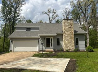 5823 Timber Creek Rd, Cedar Rapids, IA 52411
