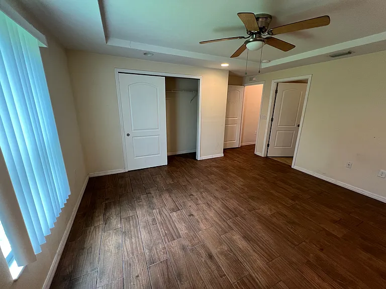 1624 Javier St SE #B — Photo 9