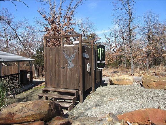 5th image of 27 Glen Ct