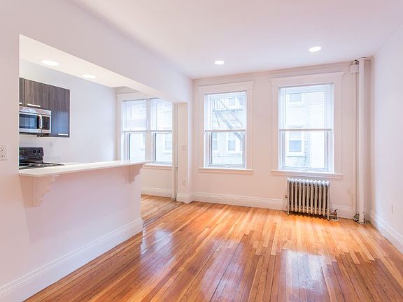 3rd image of 117 Park Dr APT 5