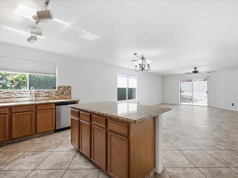 9909 E Rocky Wash Dr — Photo 5