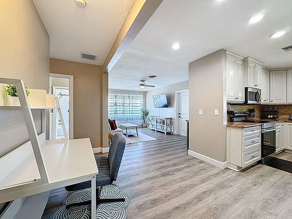 2nd image of 1465 Satsuma St #Id1247018p
