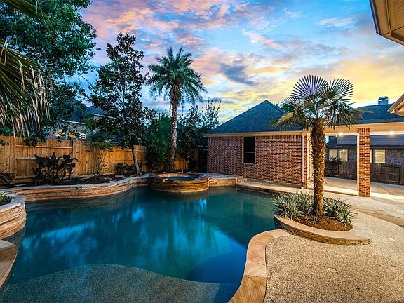 2nd image of 25411 Springwood Lake Dr