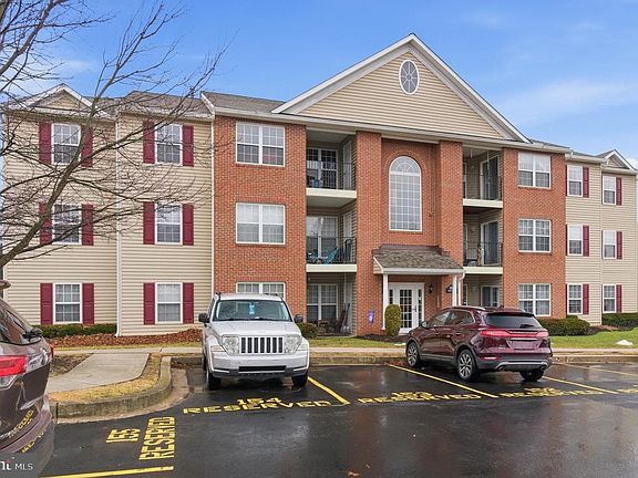 3rd image of 3860 Normandy Dr APT 3D