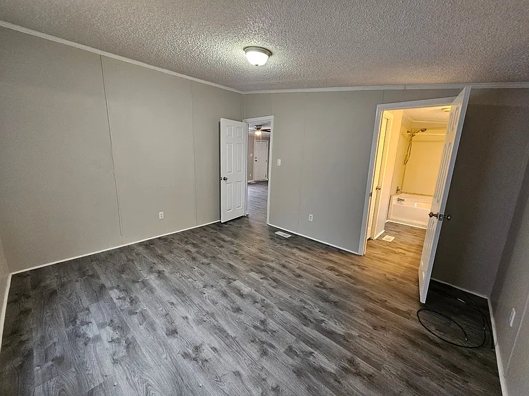 15 Liberty Ln — Photo 5