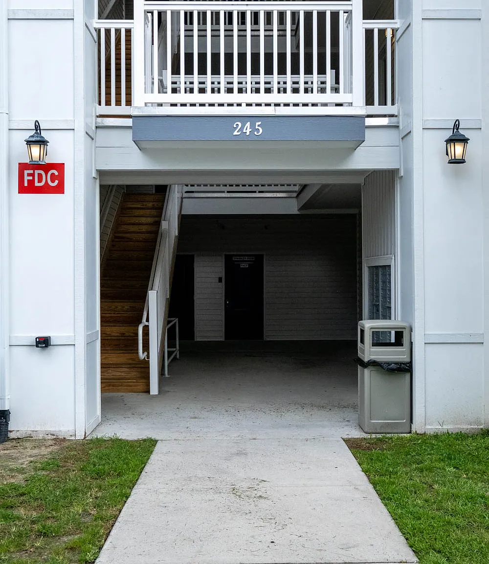 BONNET COURT APARTMENTS — Photo 1