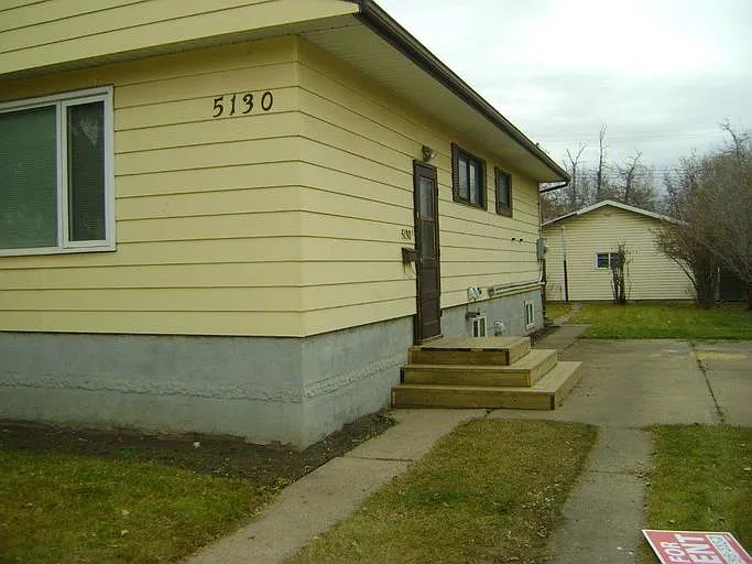 2 bed, 1.0 bath, 800 sqft, $1,000 — Photo 1