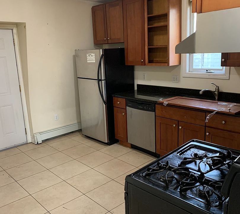 2nd image of 522 Saratoga St APT 2