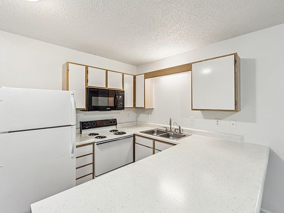 2nd image of 1901 N Fayetteville St #3A