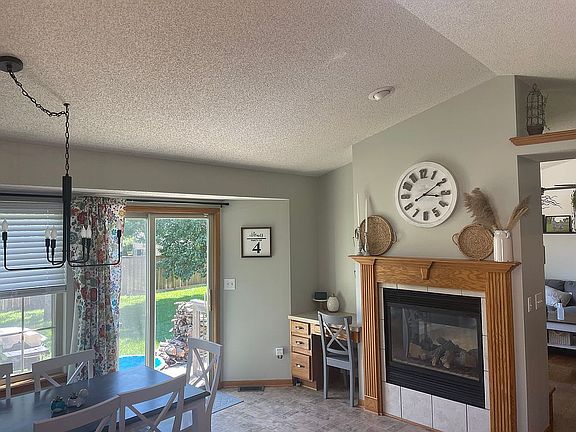 4th image of 507 E Country Lane Dr