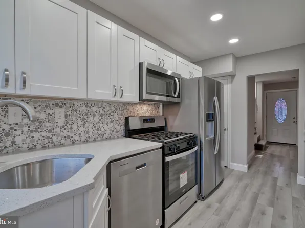 809 Wicklow Rd, Baltimore, MD 21229