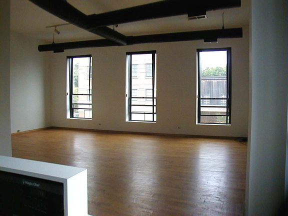 5th image of 1301 W Chicago Ave #2