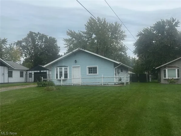 489 Southward Dr, Youngstown, OH 44515