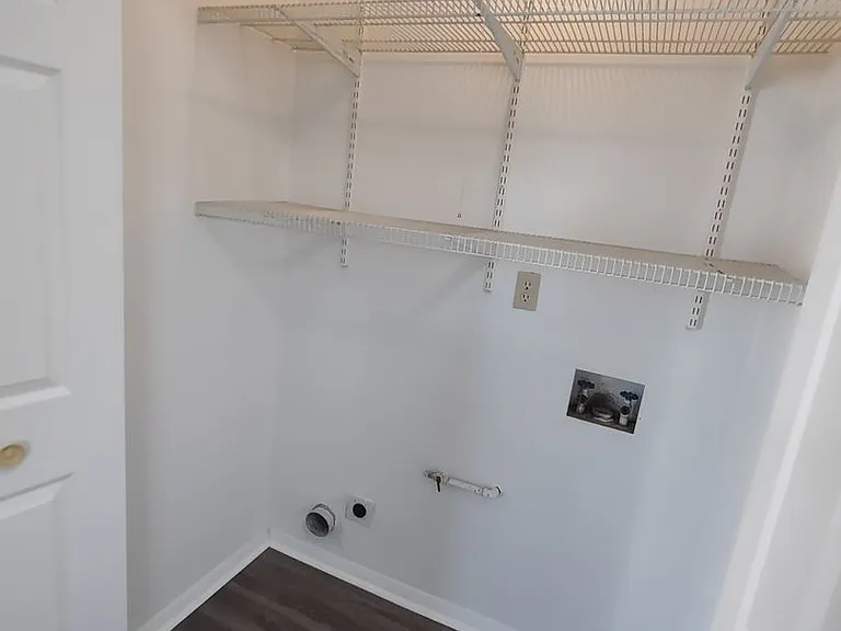 410 - WINDING BROOK APARTMENTS — Photo 49
