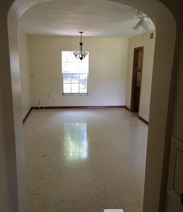5th image of 561 Wilkie St