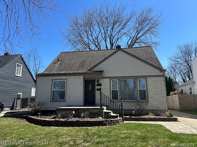 1st image of 2076 Thomas Ave