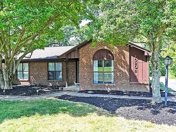 10205 Hightower Ct — Photo 1