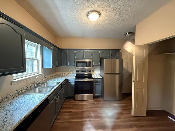 2nd image of 410 S College St APT 5