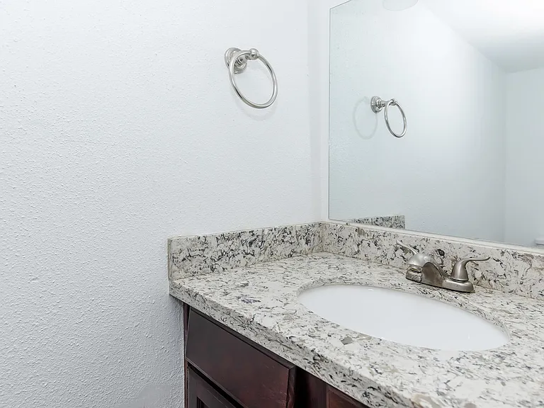 Bayou Park Apartments — Photo 96