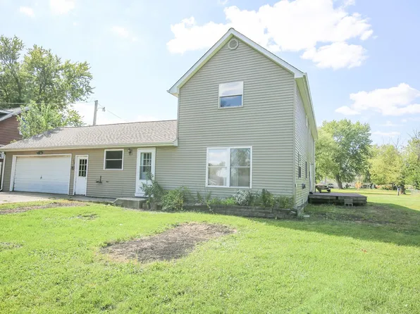 108 N School St, Chana, IL 61015