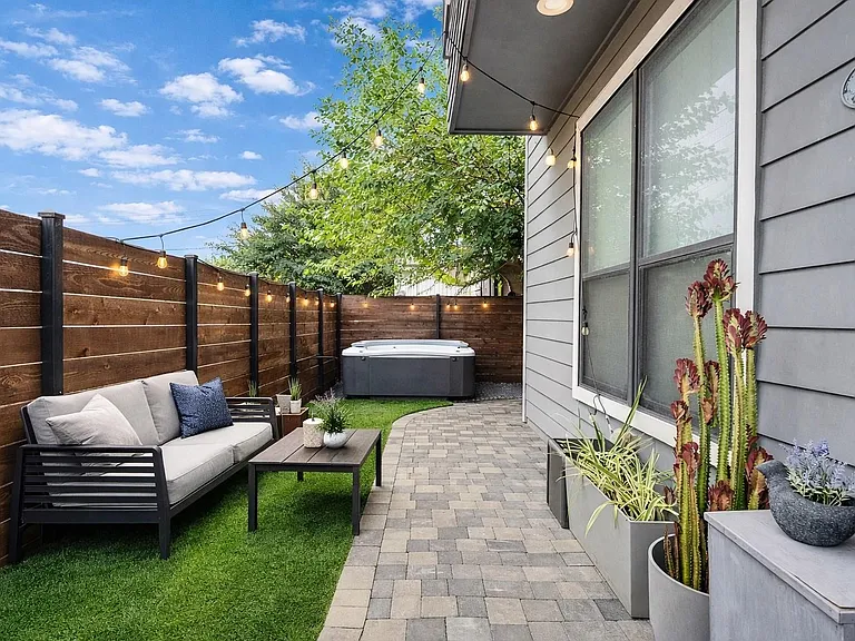 1206 W 14th St — Photo 7