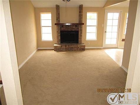 4th image of 824 Centennial Dr