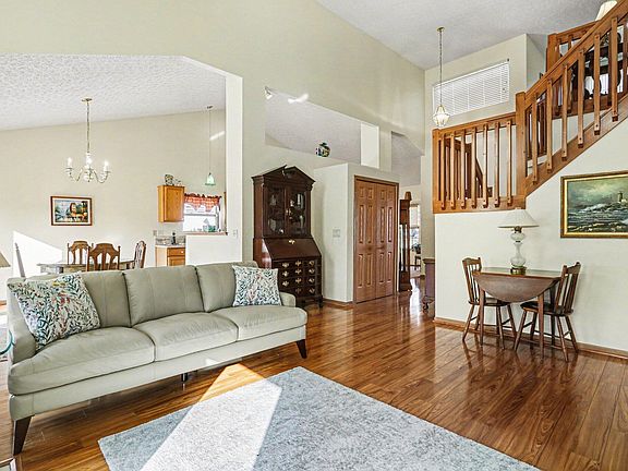 5th image of 6136 Keats Pl