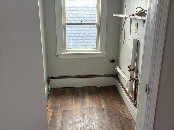 2nd image of 941 Tonawanda St #17960621