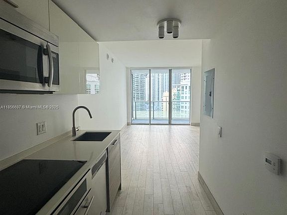 2nd image of 1300 Brickell Bay Dr APT 2212
