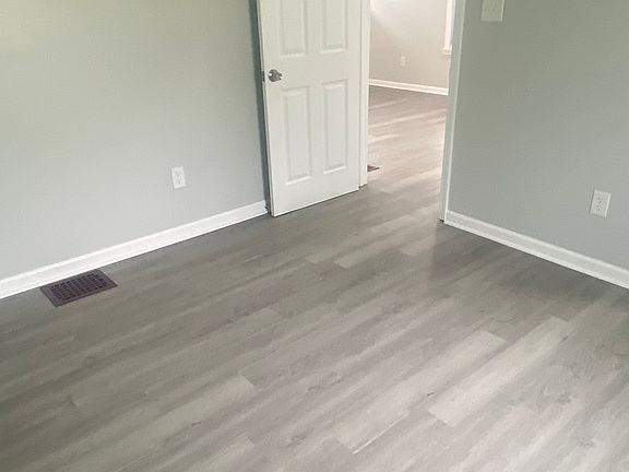 5th image of 5006 S Benton Ave