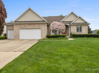 7438 Whistlewood Dr SW, Byron Center, MI 49315